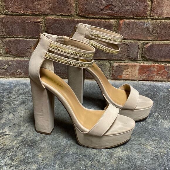 Bamboo Taupe Faux Suede Platform Sandal Block Heel Size 8 - Picture 2 of 12